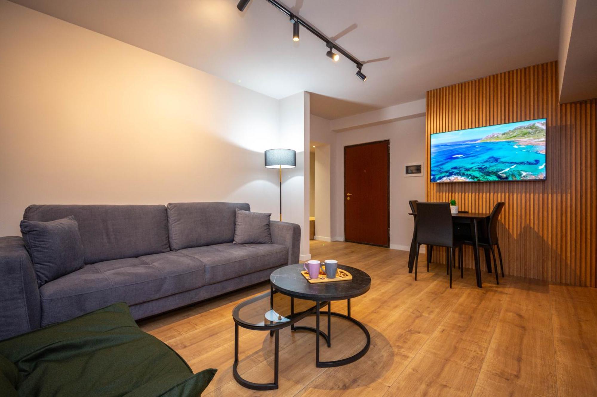 Blloku Unique Apartments 2 Tirana Bagian luar foto