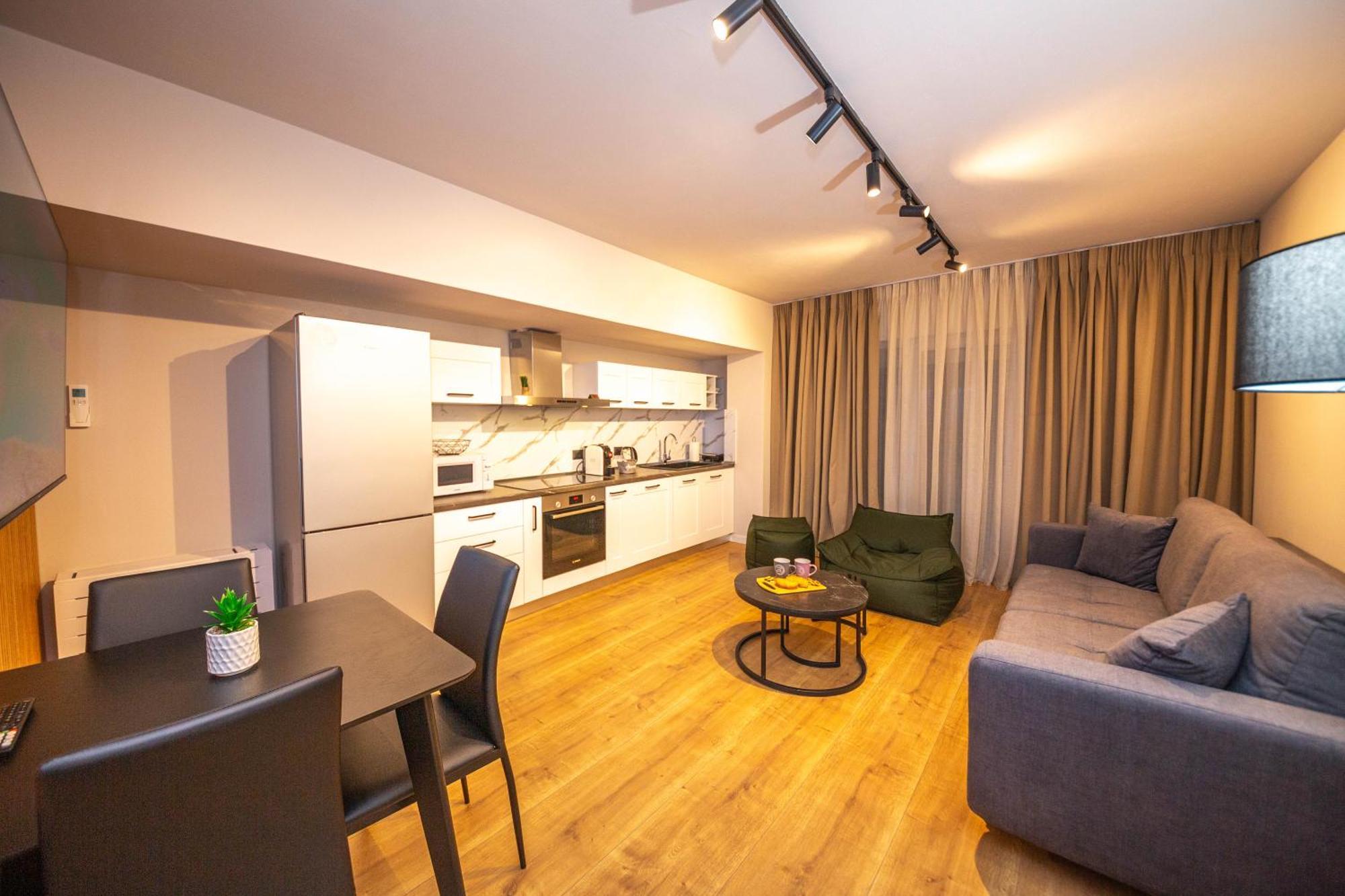 Blloku Unique Apartments 2 Tirana Bagian luar foto